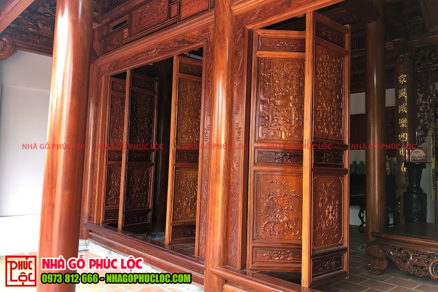 Phần hiên và cửa bức bàn nhà gỗ cổ truyền 