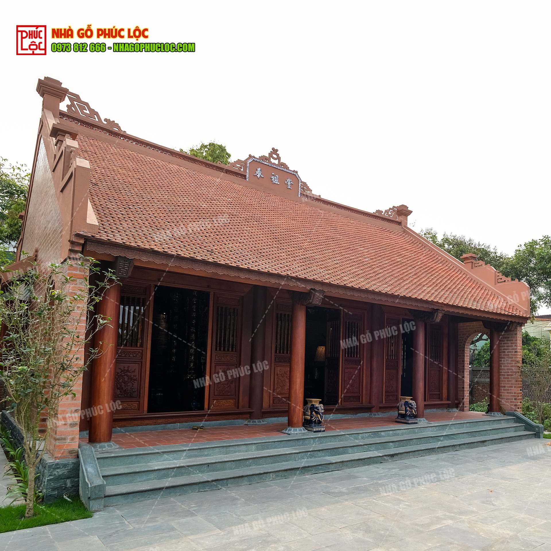 Nhà thờ họ bằng gỗ lim tali Nam Phi