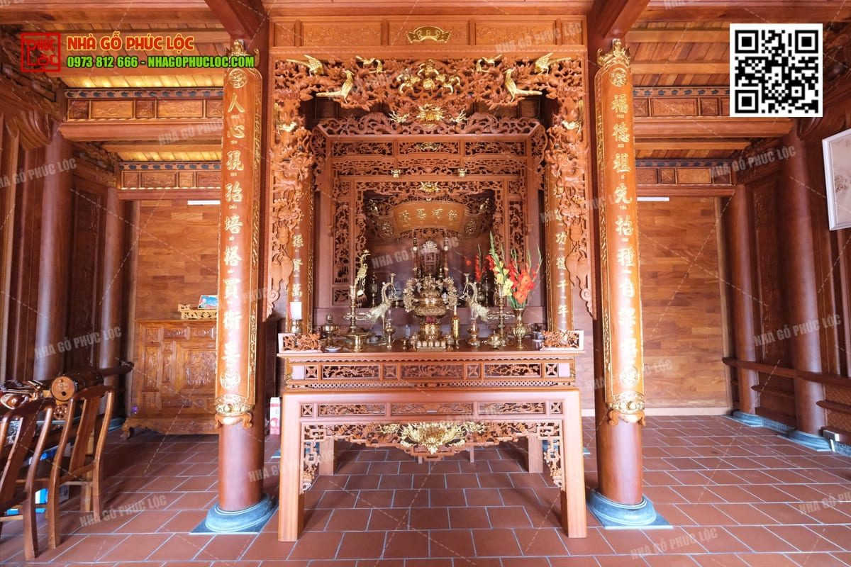 Hướng dẫn bài trí bàn thờ ông bà tổ tiên trong nhà gỗ