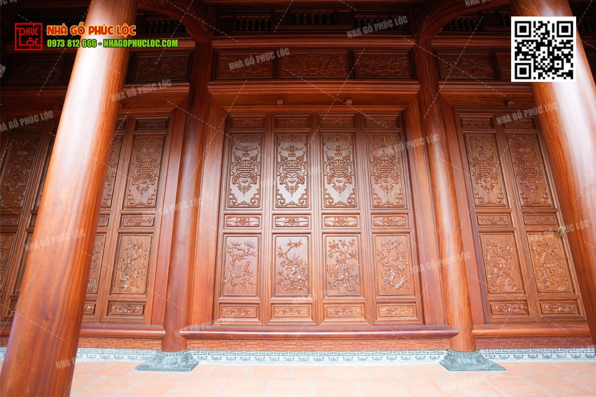 Ngưỡng cửa gỗ lim chạm khắc tinh tế